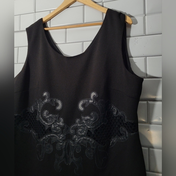 TESORO MODA Ladies Black Textured Sleeveless Pencil Straight Dress Embroidered F - Picture 4 of 7